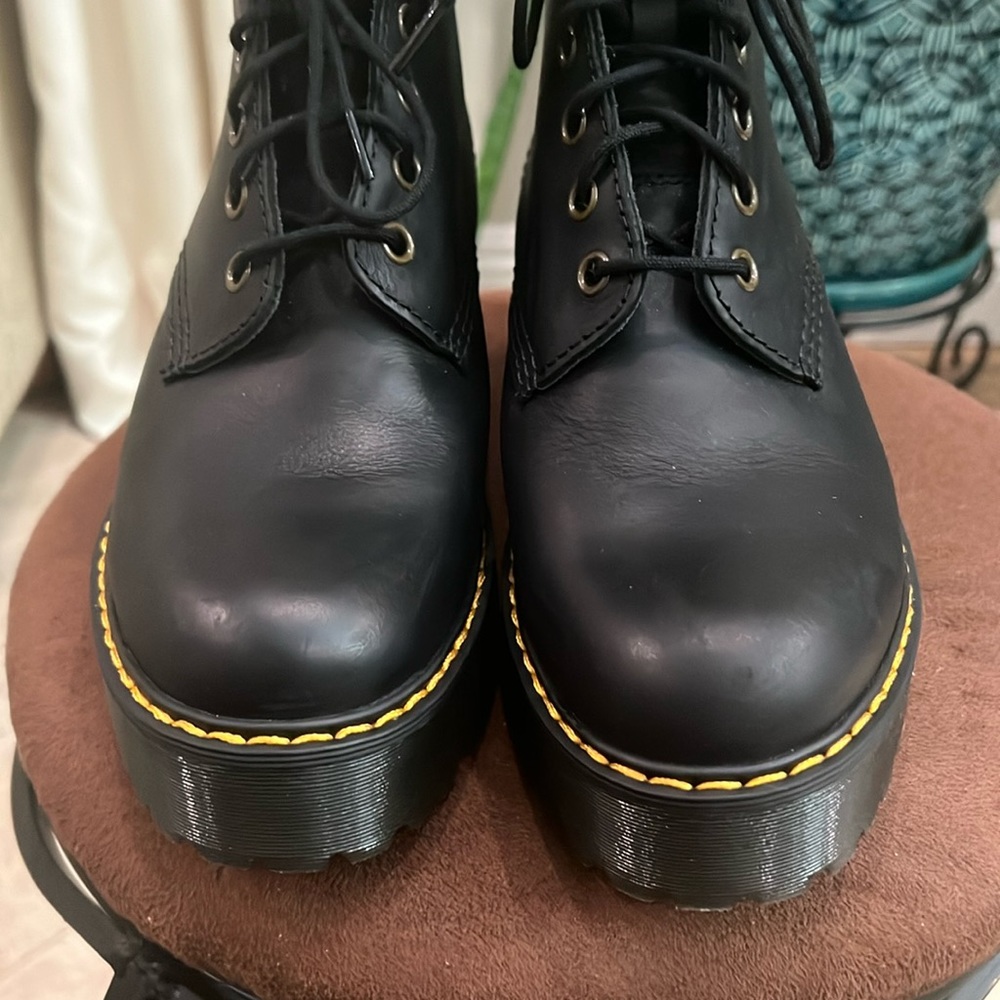 Dr Martens | Shriver Hi Women’s Wyoming Leather Heeled Boots, Size W 7 - Picture 5 of 11